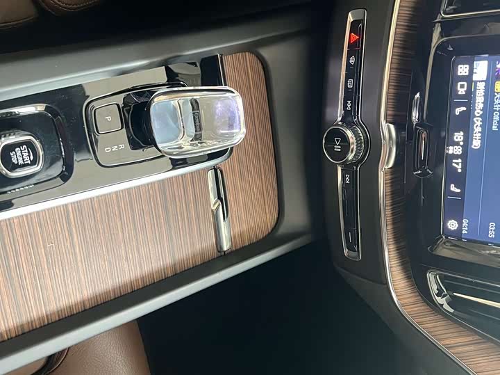 Фото 3 - Volvo XC60