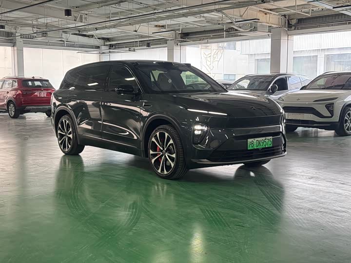 Фото 2 - Nio ES8