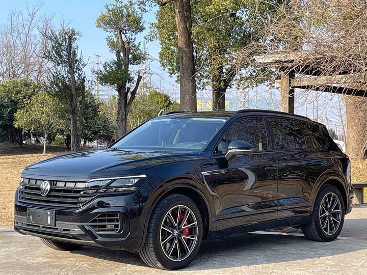 Фото 1 - Volkswagen Touareg