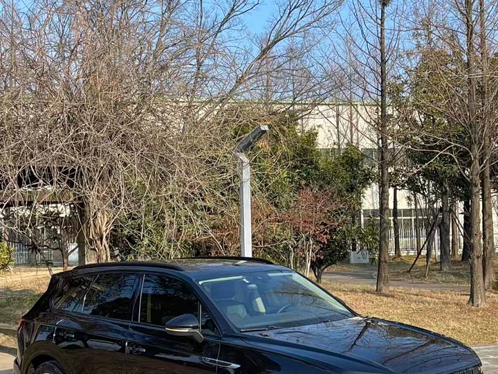 Фото 3 - Volkswagen Touareg