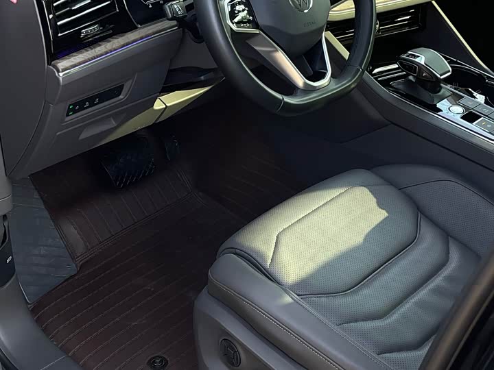 Фото 5 - Volkswagen Touareg