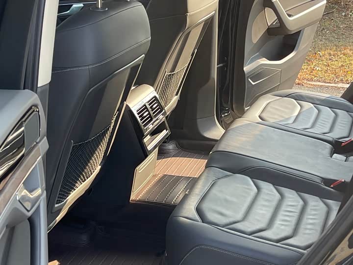 Фото 6 - Volkswagen Touareg