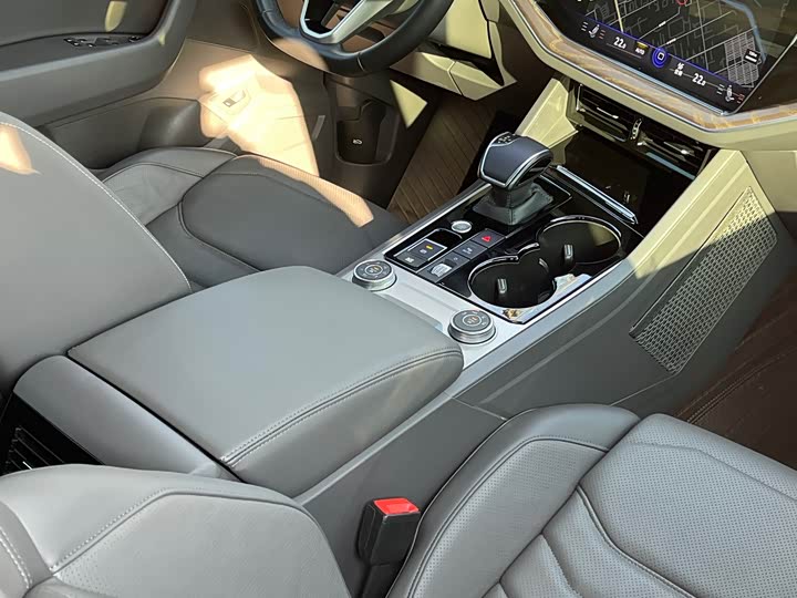 Фото 7 - Volkswagen Touareg