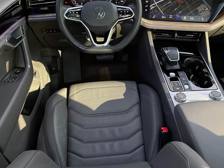 Фото 9 - Volkswagen Touareg