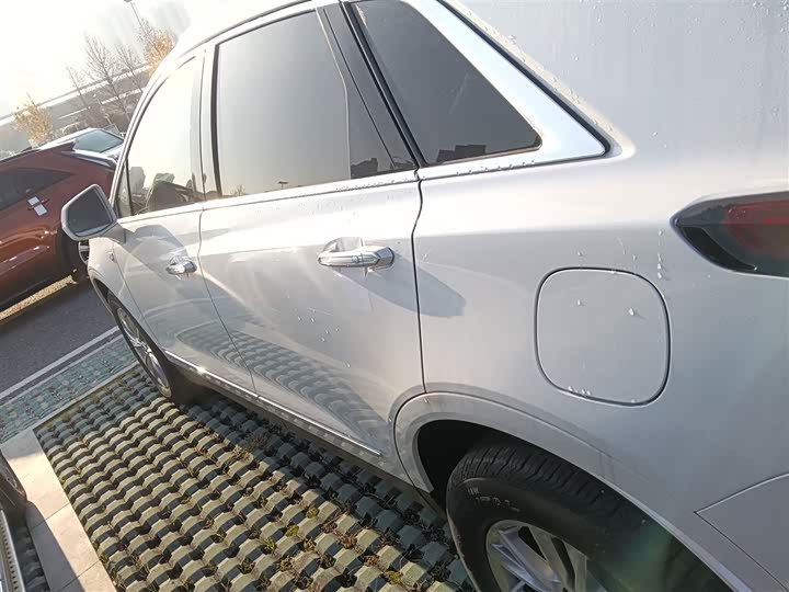 Фото 5 - Cadillac XT5