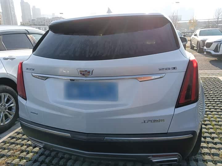 Фото 6 - Cadillac XT5