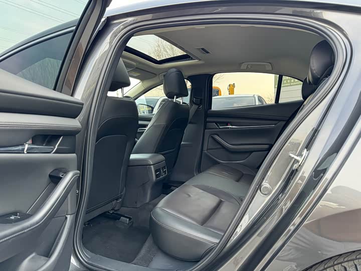 Фото 9 - Mazda 3 (Axela)