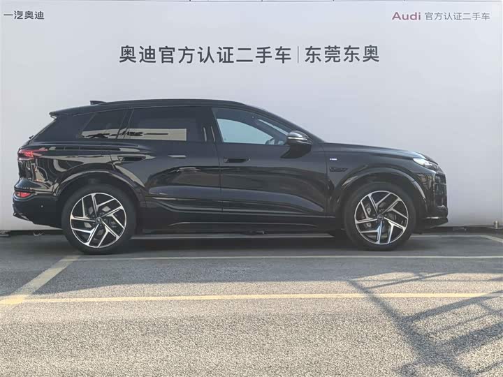 Фото 3 - Audi Q6L e-tron