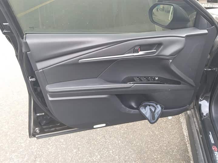 Фото 7 - Toyota Camry