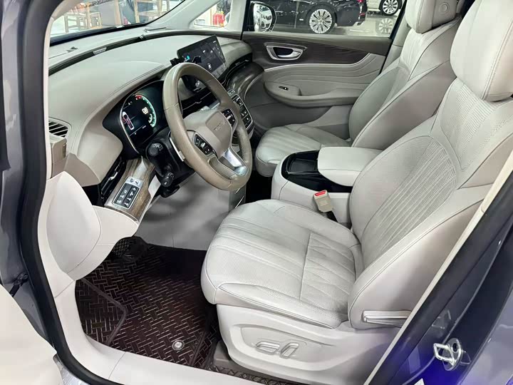 Фото 8 - Roewe iMax 8