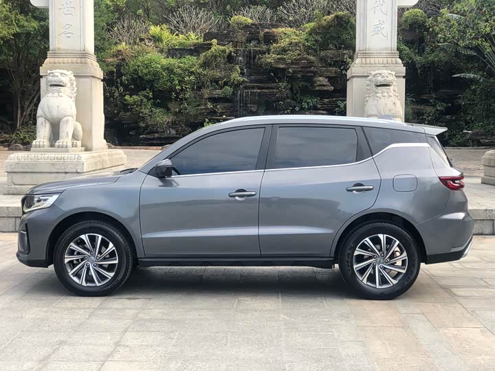Фото 3 - Geely Vision X6