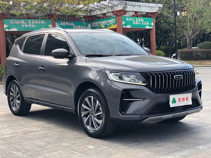 Фото 4 - Geely Vision X6