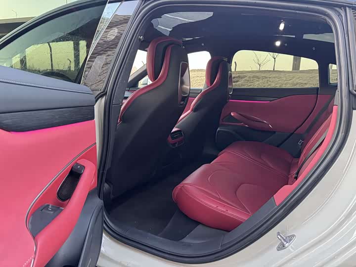 Фото 9 - Xiaomi SU7