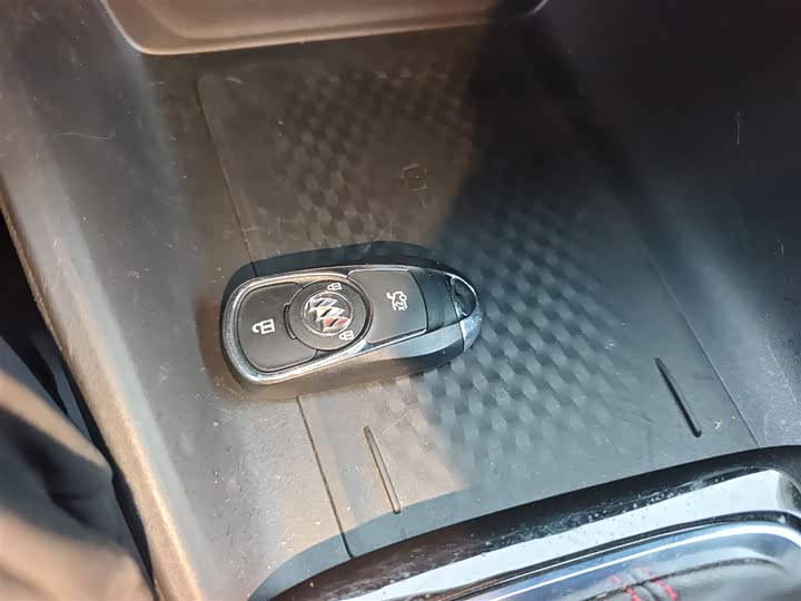 Фото 9 - Buick Verano