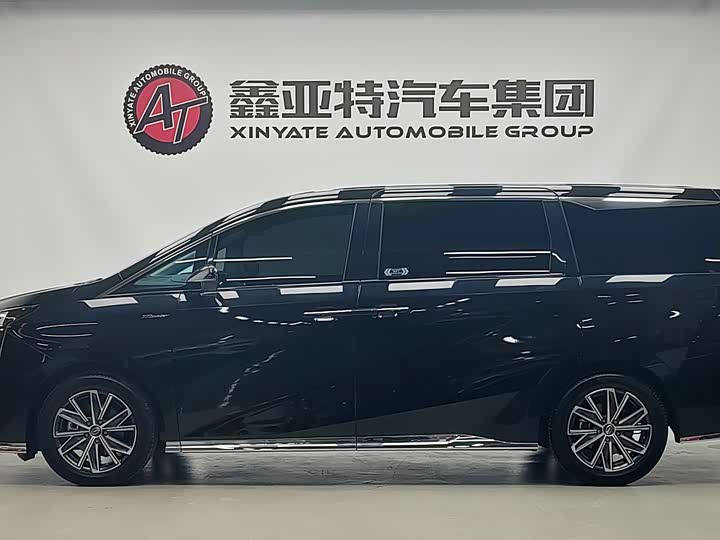 Фото 2 - GAC Trumpchi M8
