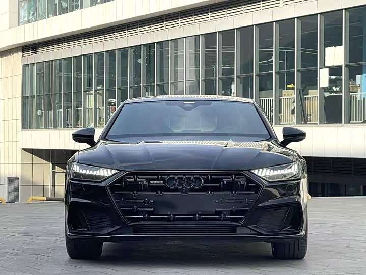 Фото 2 - Audi A7L