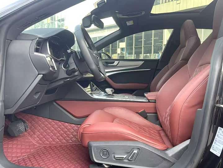 Фото 6 - Audi A7L