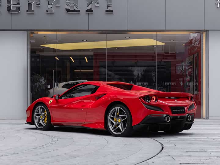 Фото 4 - Ferrari F8