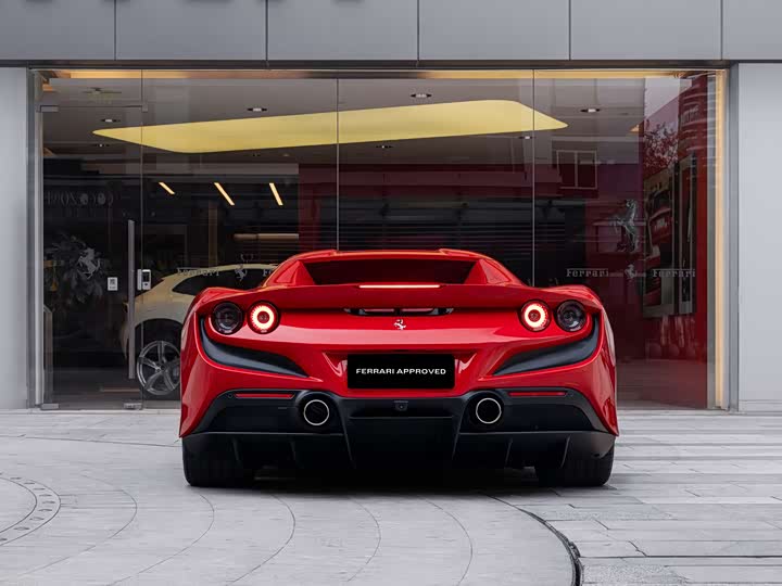 Фото 9 - Ferrari F8