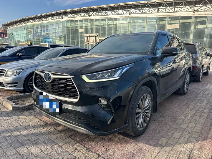 Фото 1 - Toyota Highlander