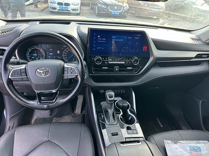 Фото 5 - Toyota Highlander