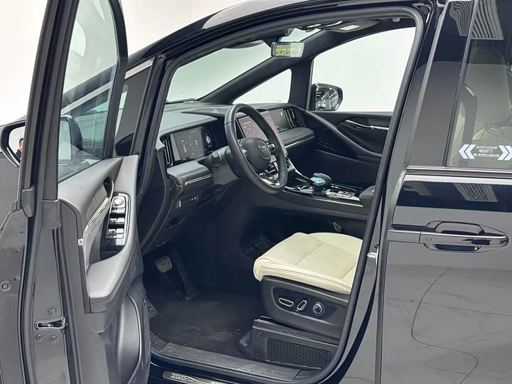 Фото 8 - GAC Trumpchi M8