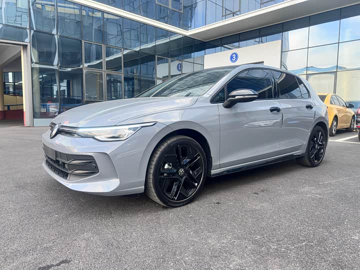 Фото 1 - Volkswagen Golf