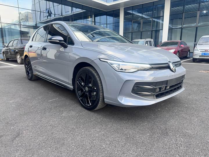 Фото 3 - Volkswagen Golf