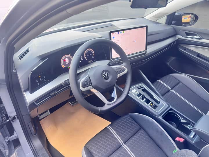 Фото 6 - Volkswagen Golf