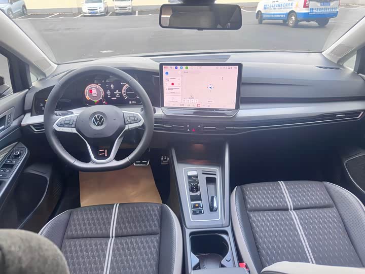 Фото 9 - Volkswagen Golf