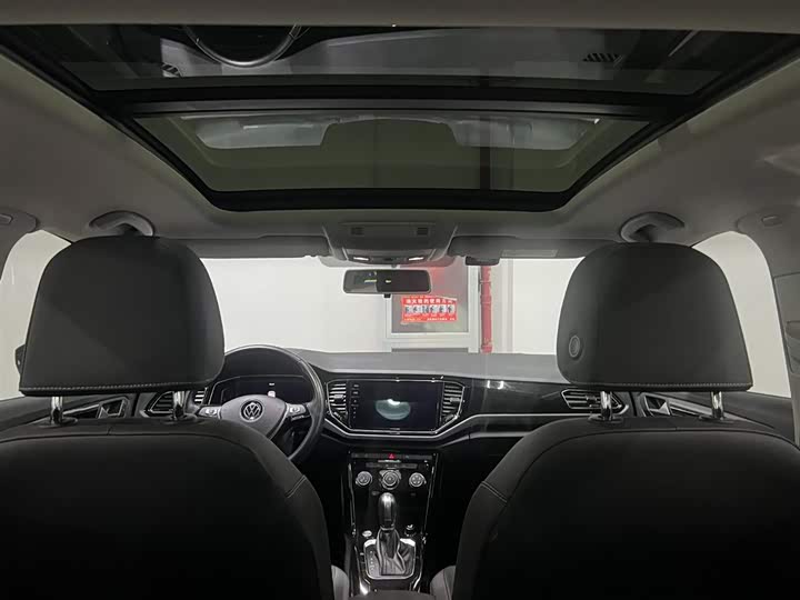 Фото 9 - Volkswagen T-Roc