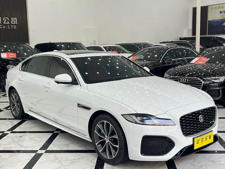 Фото 2 - Jaguar XF L