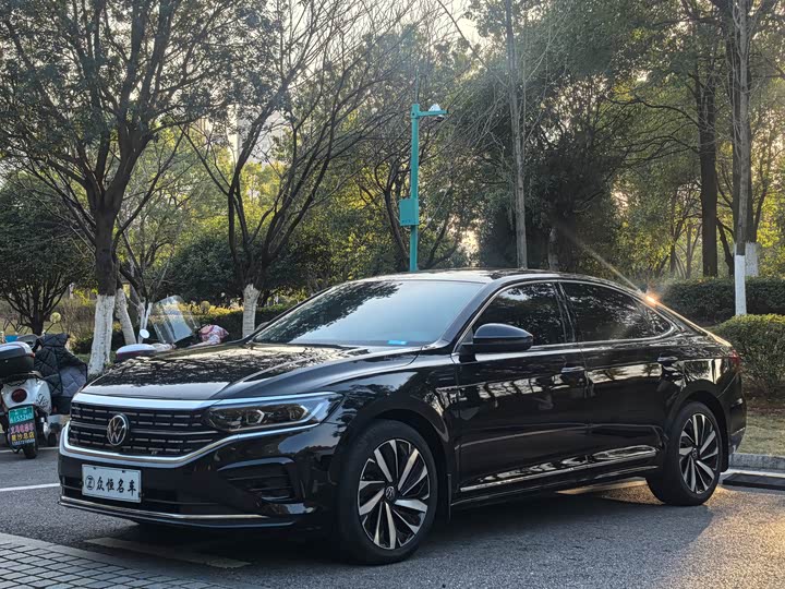 Фото 1 - Volkswagen Passat