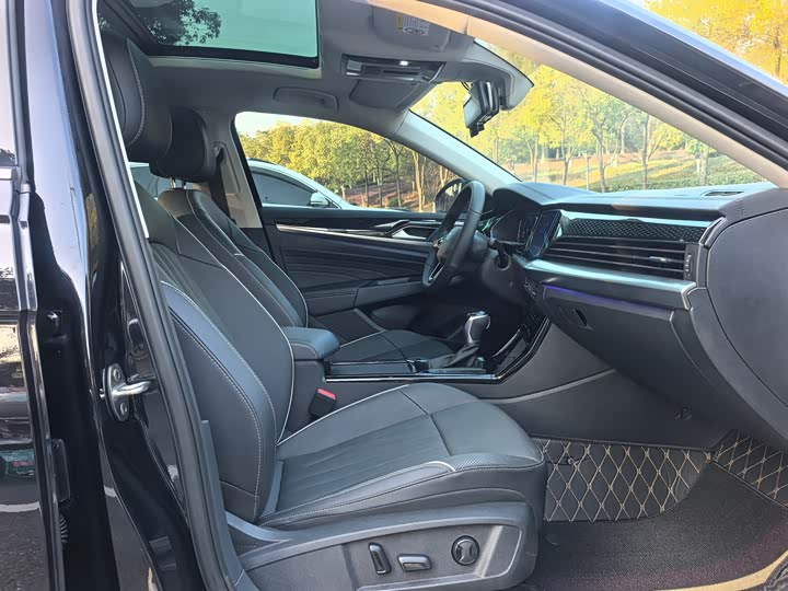 Фото 9 - Volkswagen Passat