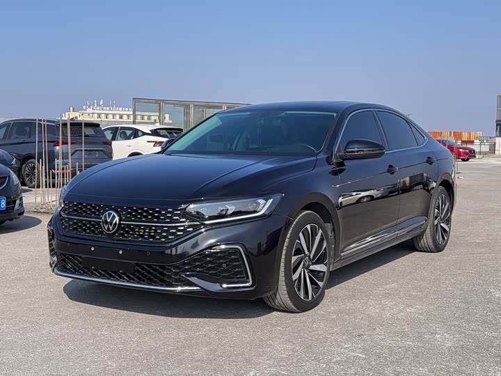 Фото 1 - Volkswagen Passat