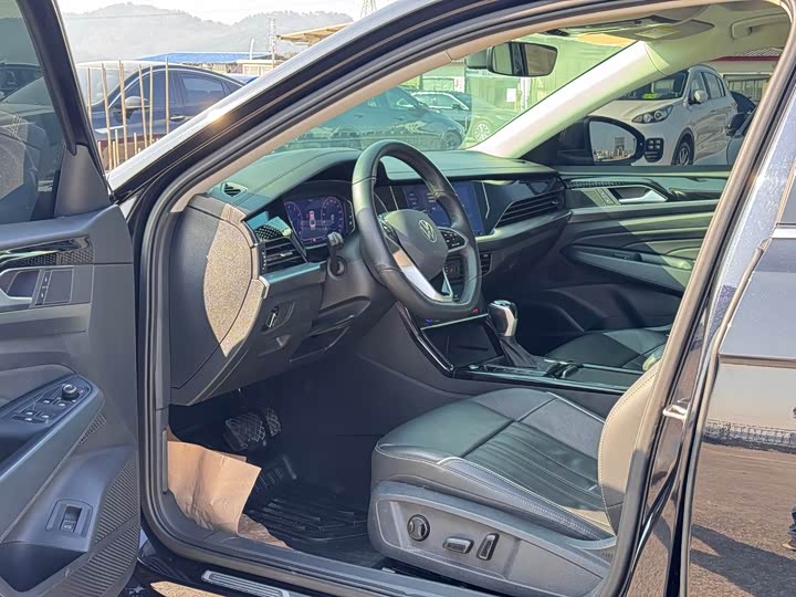 Фото 4 - Volkswagen Passat