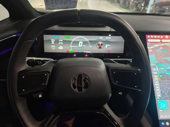 Фото 7 - HiPhi X