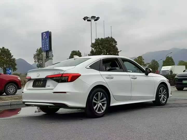 Фото 8 - Honda Civic