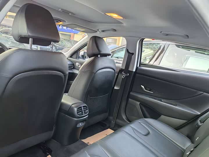 Фото 5 - Hyundai Elantra N line