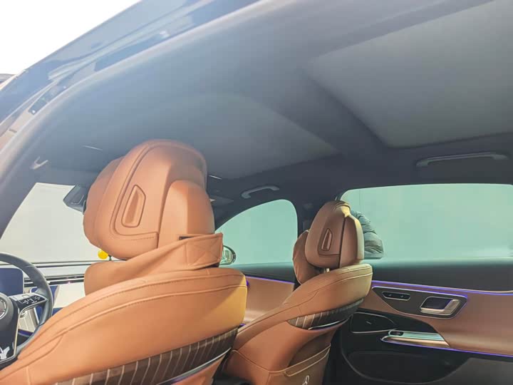 Фото 7 - Mercedes-Benz E-Class