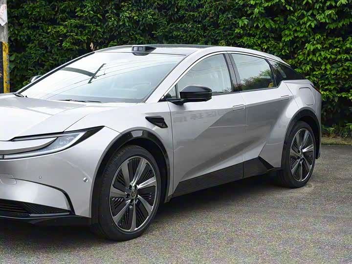 Фото 4 - Toyota bZ5