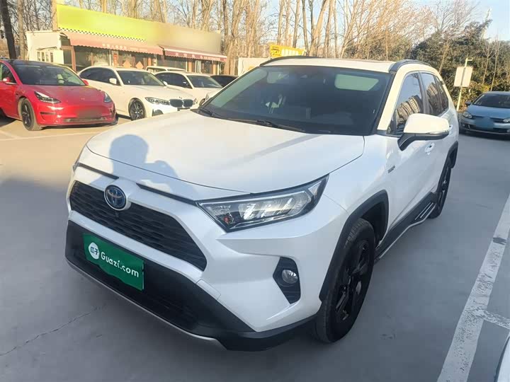 Фото 2 - Toyota RAV4