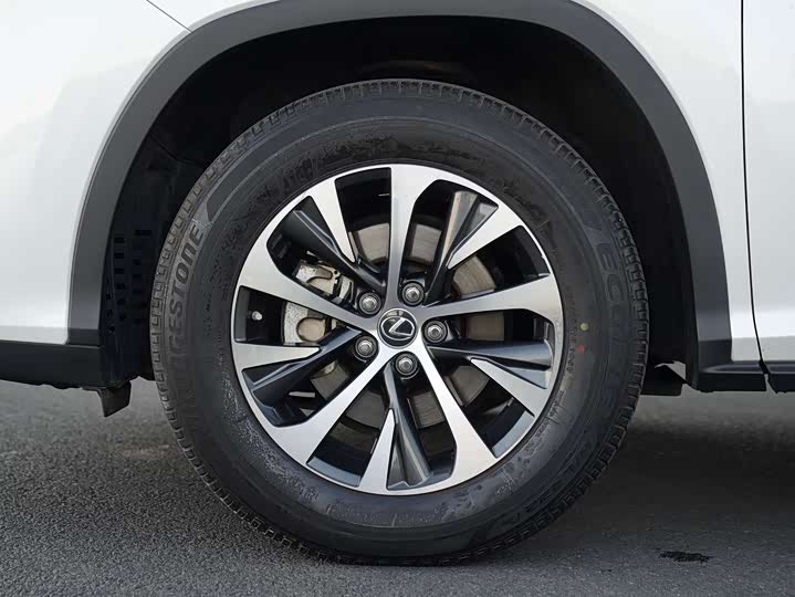 Фото 8 - Lexus RX