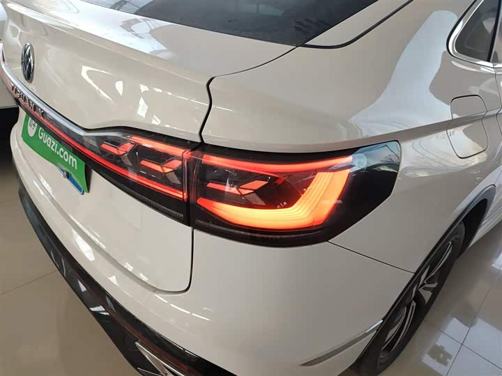 Фото 8 - Volkswagen Tiguan X