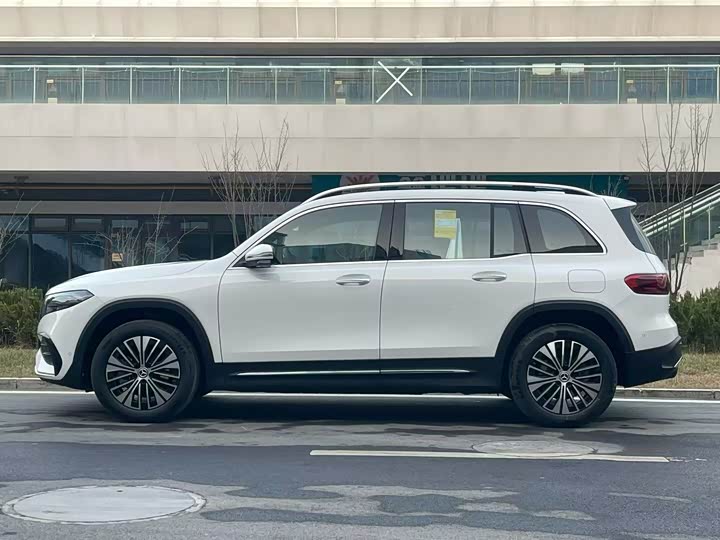 Фото 3 - Mercedes-Benz EQB