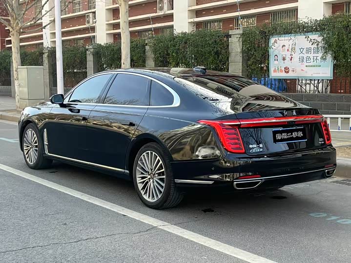 Фото 7 - Hongqi H9