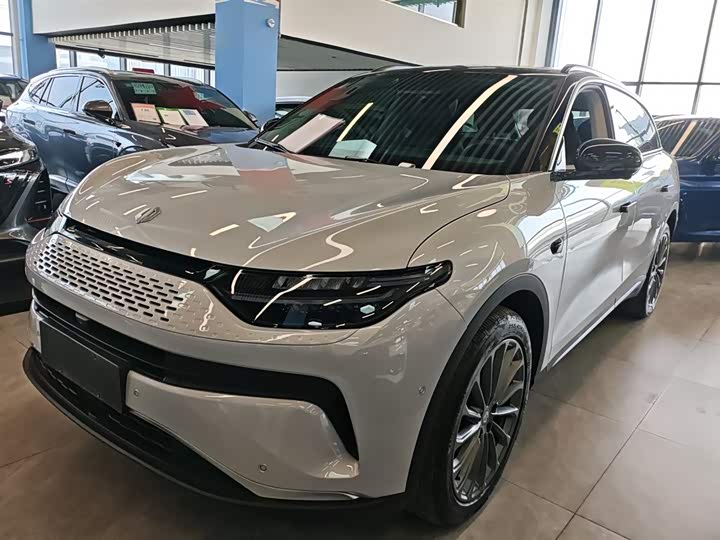 Фото 1 - Leapmotor C11