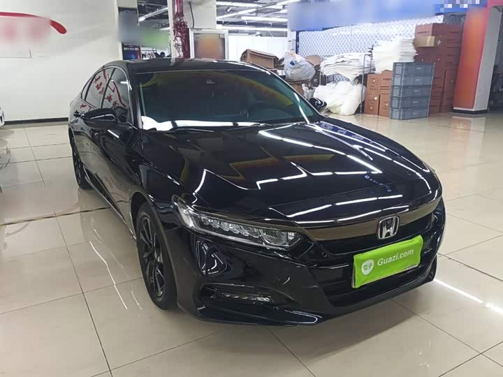 Фото 4 - Honda Accord