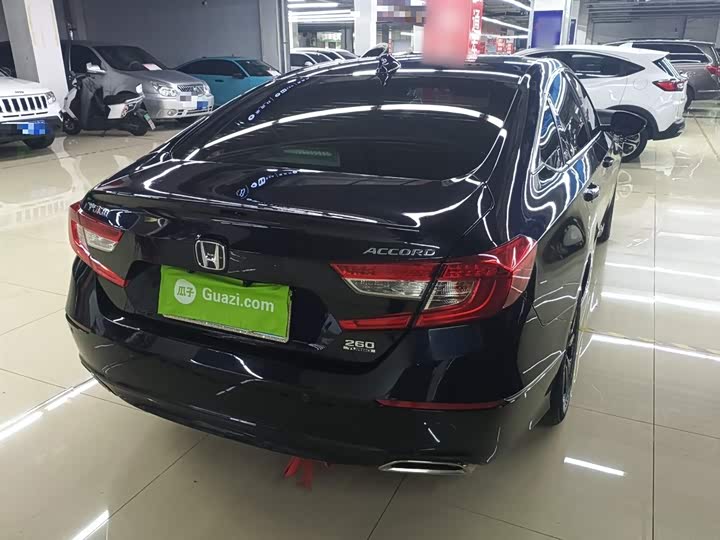 Фото 7 - Honda Accord