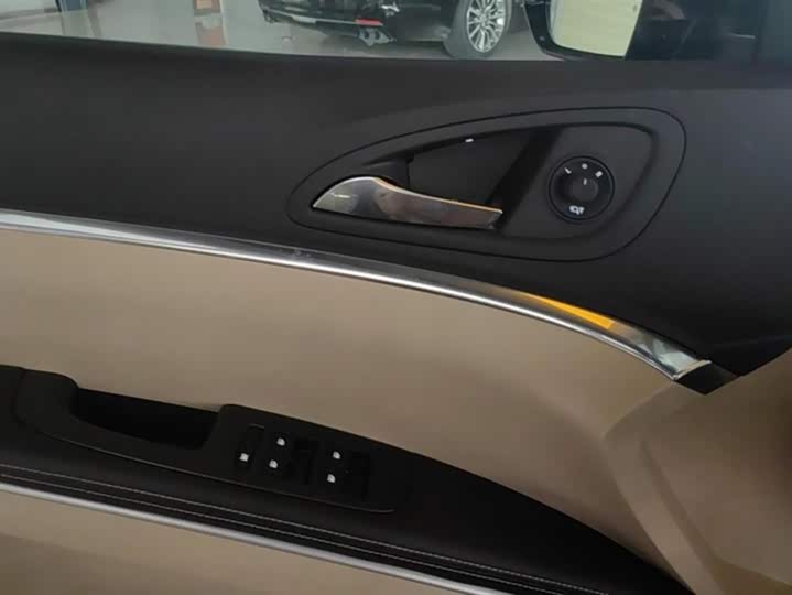 Фото 7 - Buick GL8 ES